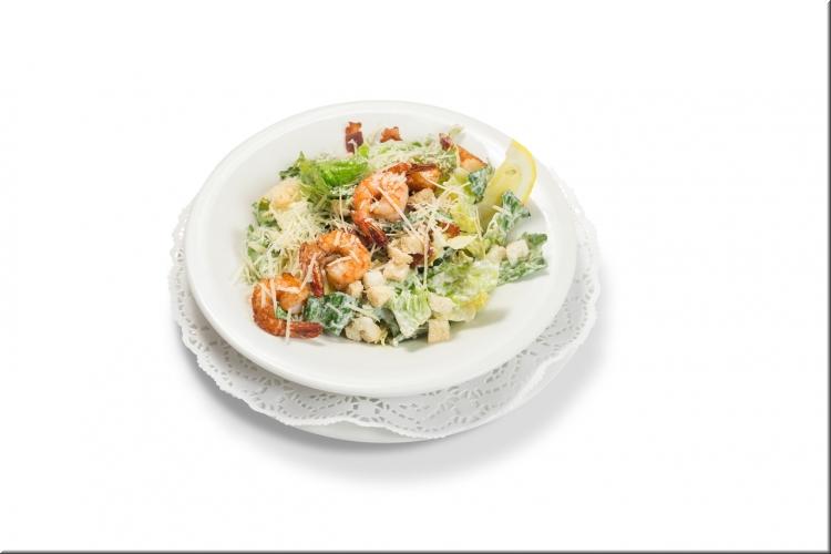 Салат Цезарь традиционный с креветками фото Салат Цезарь традиционный с креветками картинка