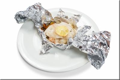 Палтус запечённый в фольге с овощами и креветками фото Палтус запечённый в фольге с овощами и креветками картинка