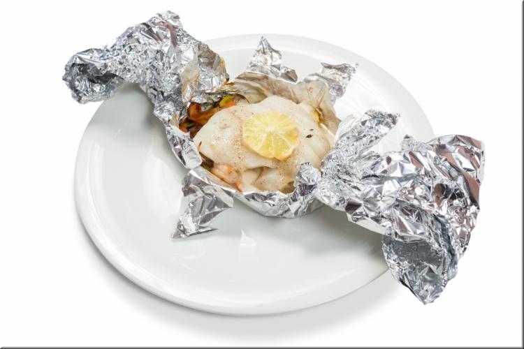 Палтус запечённый в фольге с овощами и креветками фото Палтус запечённый в фольге с овощами и креветками картинка