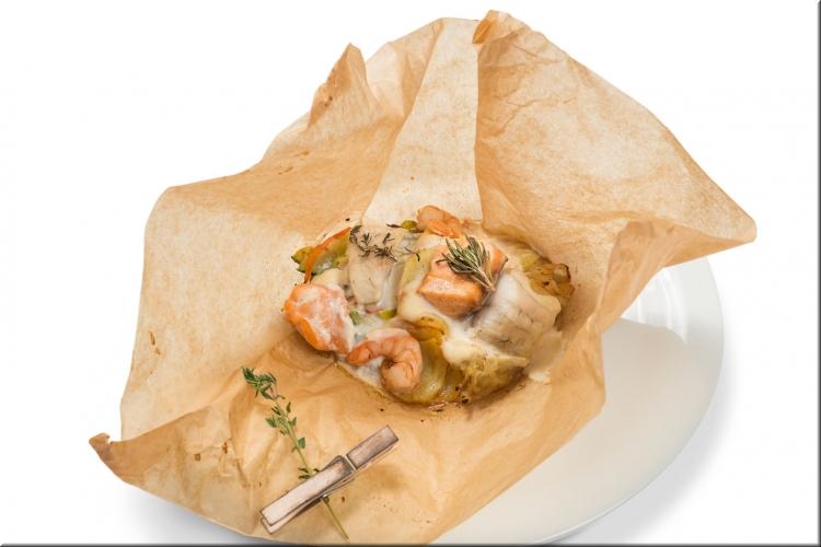 Трио из судака, лосося и тигровой креветки картинка