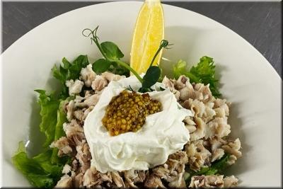 Салат с копченым лещом картинка