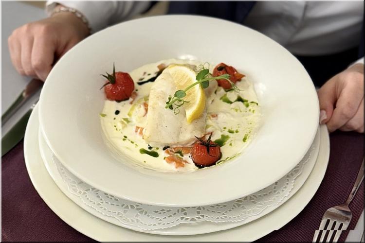 Филе трески с соусом "Бер Нуазет" фото Филе трески с соусом "Бер Нуазет" картинка