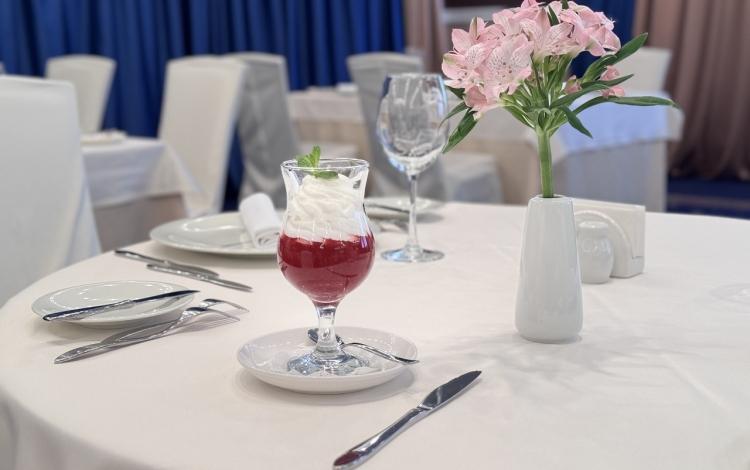 Strained strawberries with sugar image